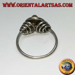 Silberdrahtring mit rundem Cabochon-Granat