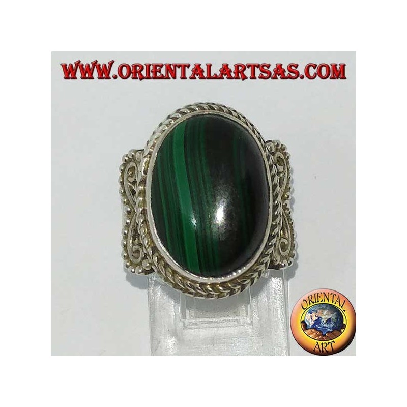 Anello in argento con malachite ovale (grande)