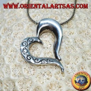 Pendentif en argent en forme de cœur avec des sculptures double face