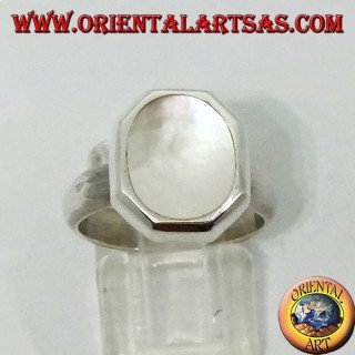 Silver ring with hexagonal base and oval mother of pearl