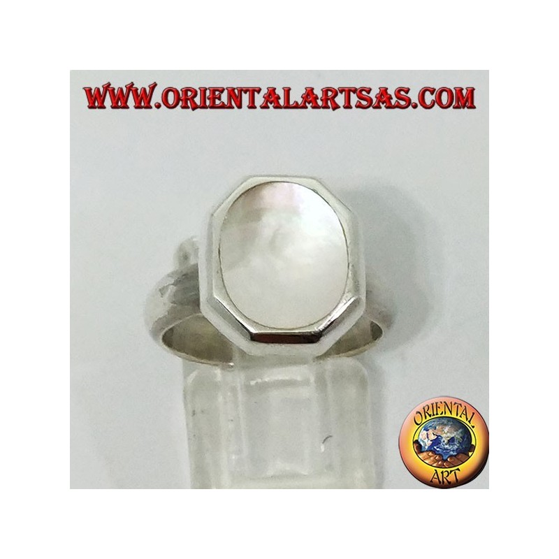 Silver ring with hexagonal base and oval mother of pearl