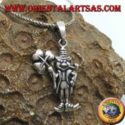 Silberanhänger bringt Glück zum Gnom mit dem Klee