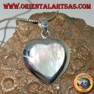 Ciondolo in argento a forma di cuore con madreperla incastonata