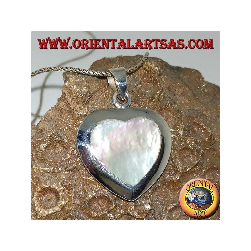 Silver heart-shaped pendant set with mother-of-pearl