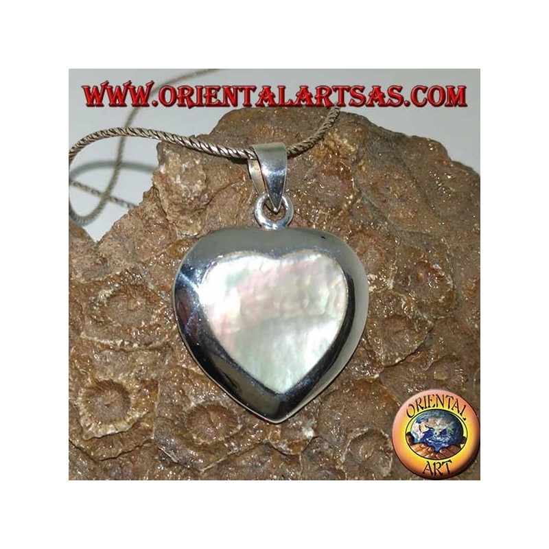 Ciondolo in argento a forma di cuore con madreperla incastonata