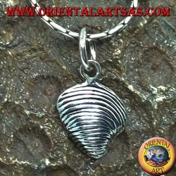 Pendentif en argent en forme de coquille "la palourde"