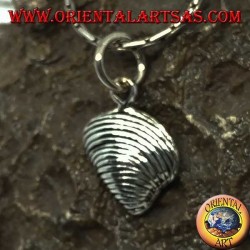 Pendentif en argent en forme de coquille "la palourde"
