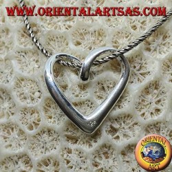 Pendentif en argent avec un profil coeur tordu