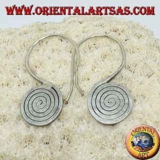 Pendientes triturados en espiral de plata de Karen hechos a mano