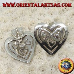 Boucles d'oreilles de lobe d'argent dans le coeur percé de 3 autres coeurs