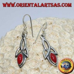 Pendientes de plata con nudo de tyrone y pasta de coral.