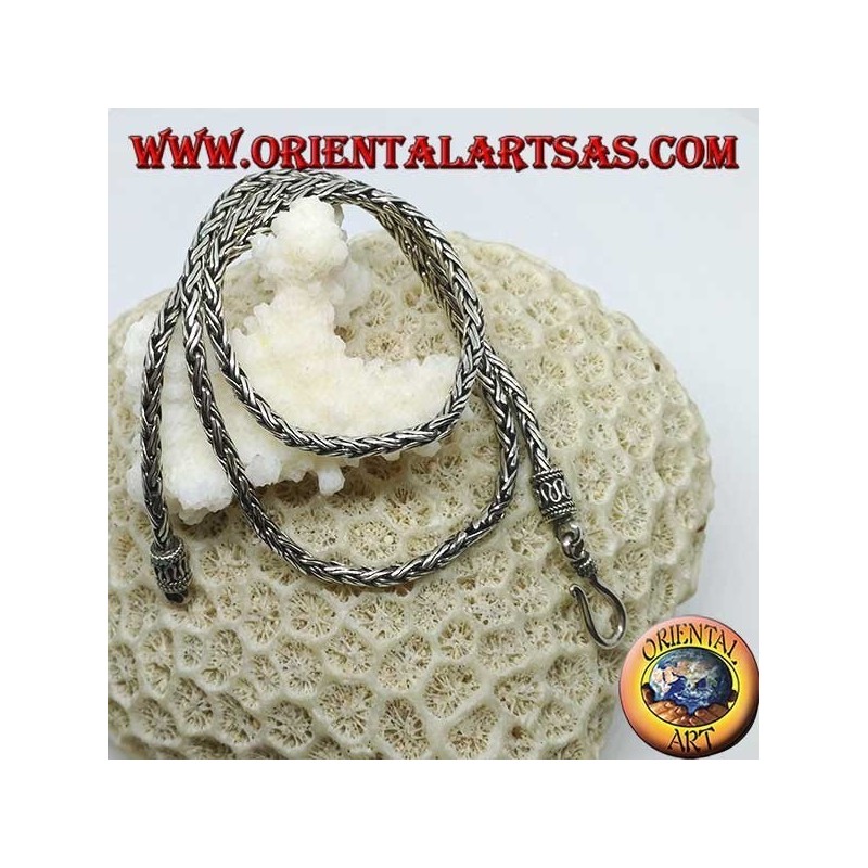 Collar de plata, trenzado de 45 cm y dos hilos.