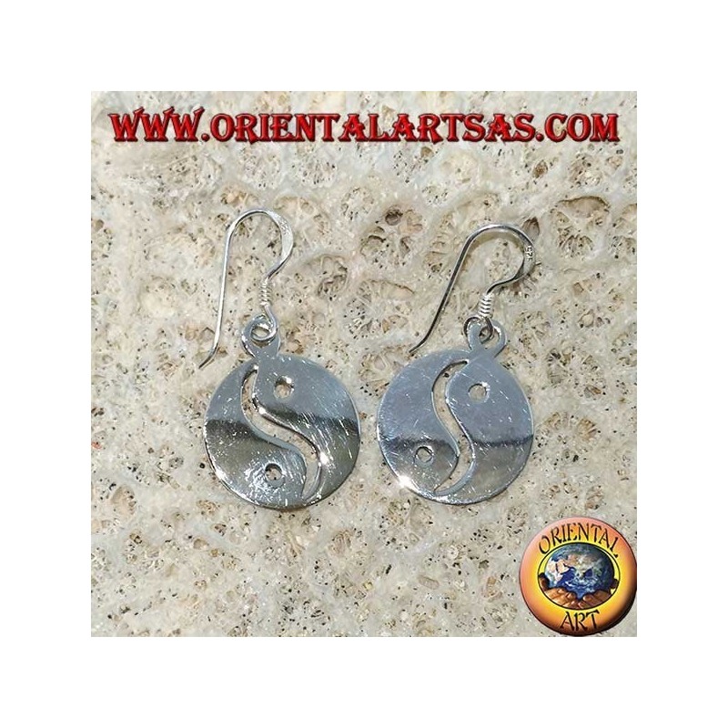 Yin yang earring in smooth silver pendant, The Taijitu (T'ai Chi T'u)