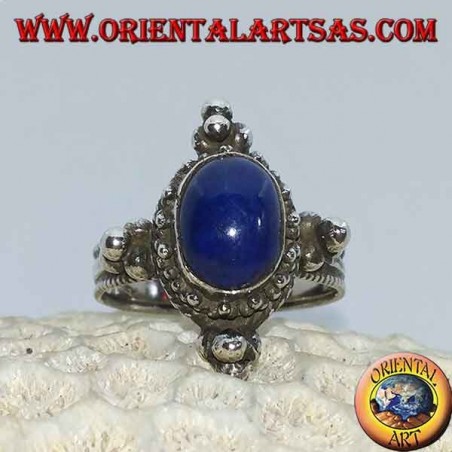 Bague en argent avec lapis-lazuli ovale, entourée de points