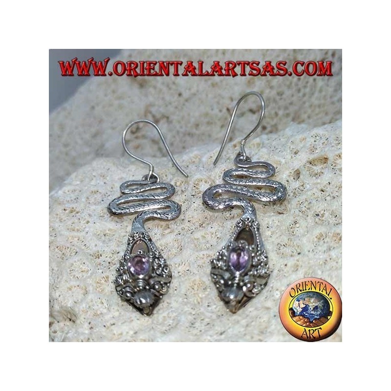 Pendientes de plata en forma de cobra con amatista ovalada facetada y lámina de oro.