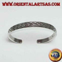 Steifes Armband in Silber, mit schlagenden Einschnitten von künstlichen Monden