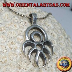 Pendentif en argent maori symbole de la défense