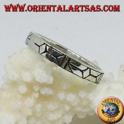 Anillo de plata con grabado de dardos