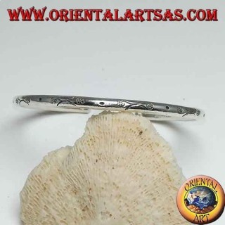 Bracelet in rigid silver, round wire mm. 3.5 hand engraved