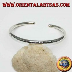 Bracelet in rigid silver, round wire mm. 3.5 hand engraved