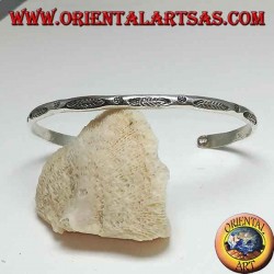 Rigid silver bracelet, with engravings handmade by Karen