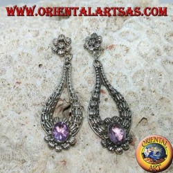 Pendientes colgantes de plata con amatista ovalada hecha a mano.