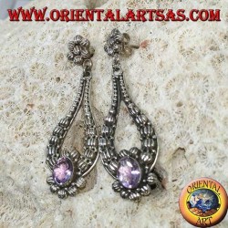 Pendientes colgantes de plata con amatista ovalada hecha a mano.