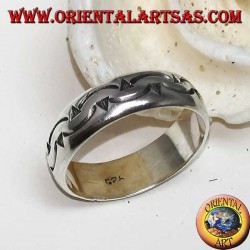 Silver ring with two rows of curved darts carved by hand