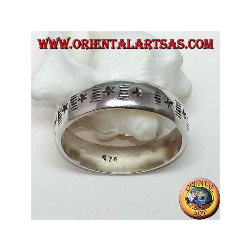 Anello in argento, a fedina con stelline e righi incisi alternati