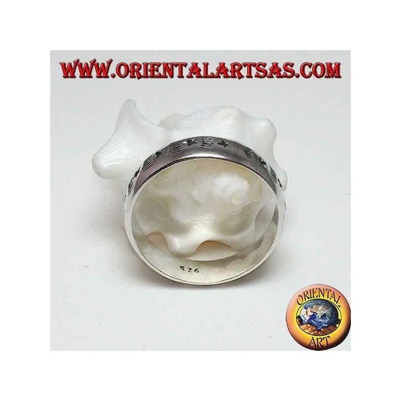 Bague en argent avec alternance d'étoiles et de bâtons gravés