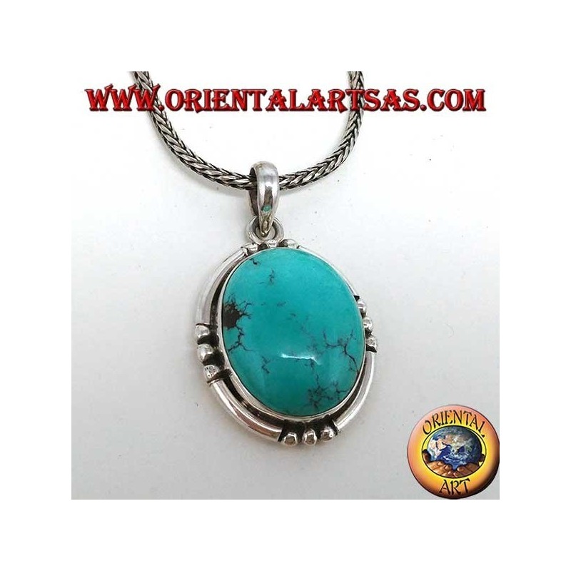 Colgante de plata con turquesa natural ovalada, hecho a mano.