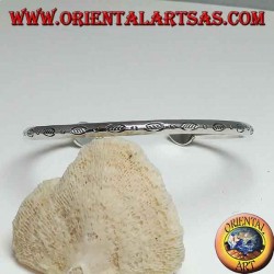 Rigid silver bracelet, carved with hand-made teardrop finals