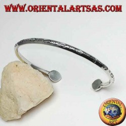 Bracelet rigide en argent, sculpté avec une finale en forme de goutte faite à la main