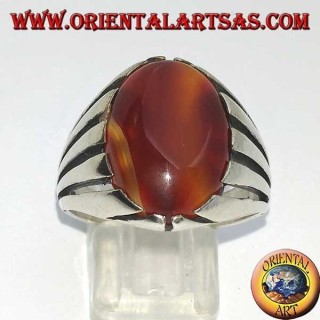 Bague en argent avec cornaline sertie d'un cabochon ovale