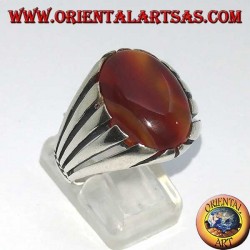 Anillo de plata con cornalina con un cabujón ovalado