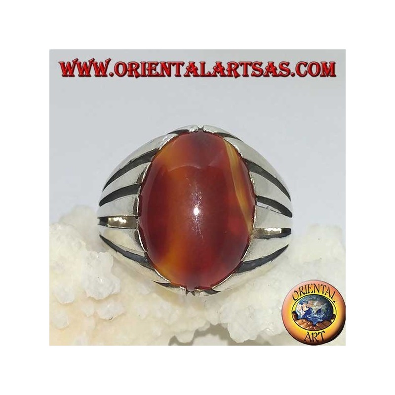 Bague en argent avec cornaline sertie d'un cabochon ovale