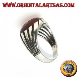Bague en argent avec cornaline sertie d'un cabochon ovale