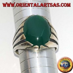 Bague en argent avec agate verte à gros cabochon ovale, sertie de rayons