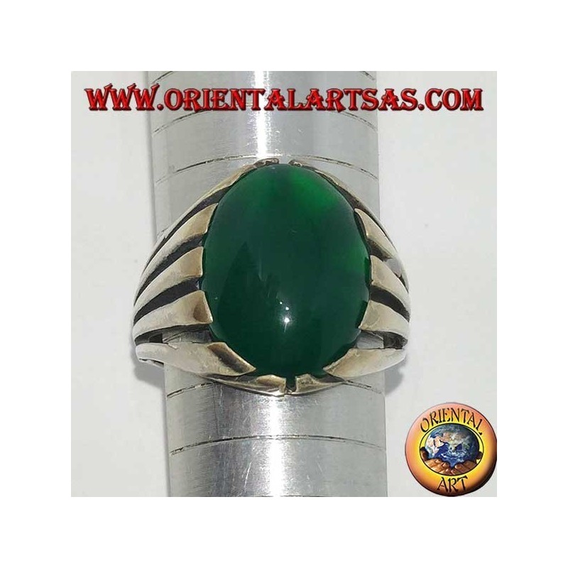 Bague en argent avec agate verte à gros cabochon ovale, sertie de rayons