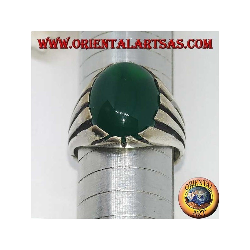 Anello in argento con agata verde a cabochon ovale grande, incastnatura a raggi
