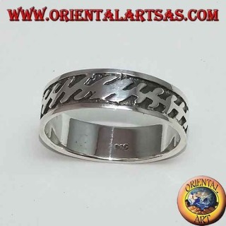 Anello a fascia in argento con fulmine a bassorilievo