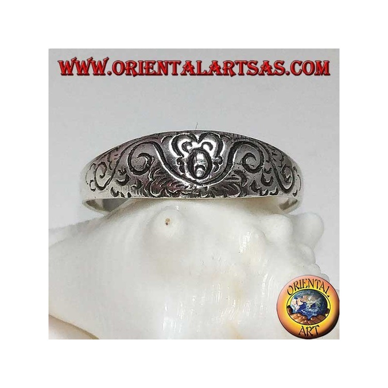 Silver ring with floral engravings