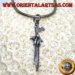 Silberanhänger mit keltischem Dolch und gebogenem Griff
