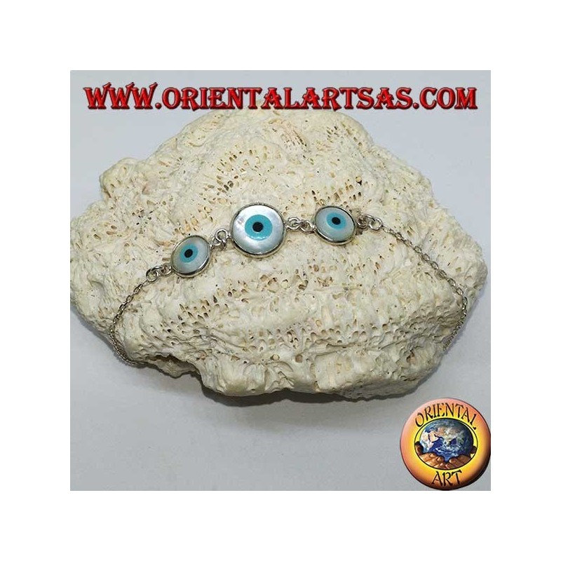 Pulsera de plata suave con tres ojos griegos de dos lados en el centro.
