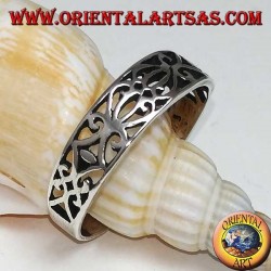 Sterling silver ring with floral fretwork