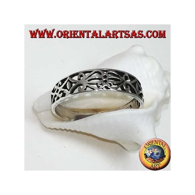 Anello in argento a fedina con trafori floreali