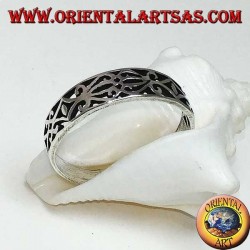 Anillo de plata esterlina con calado floral