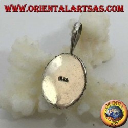 Colgante de plata con cornalina ovalada y borde con puntos