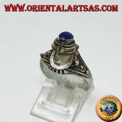 Anillo pequeño veneno de plata hecho a mano con lapislázuli ovalado