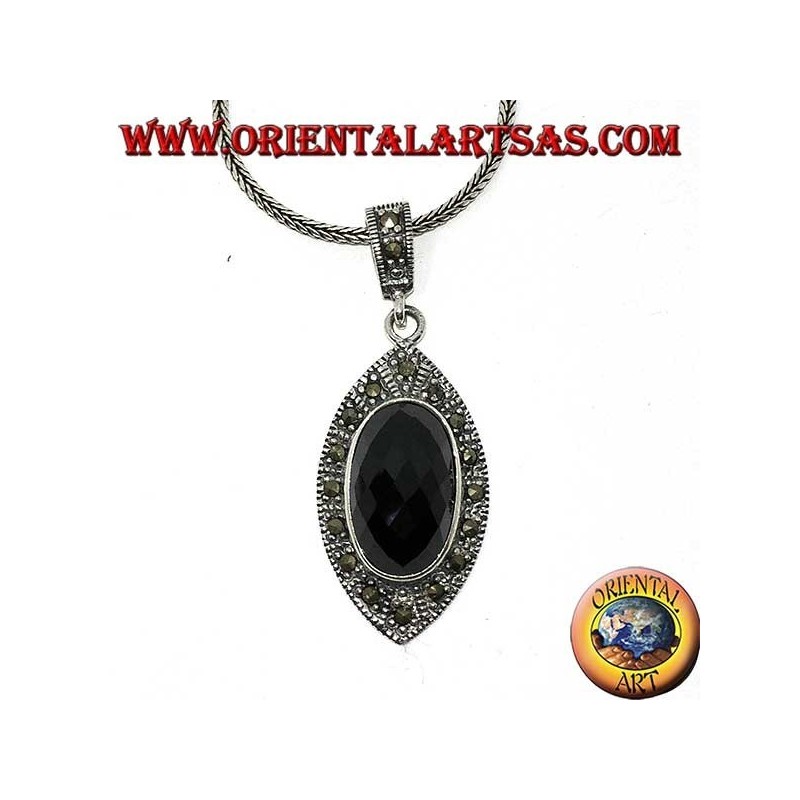 Colgante de plata con ónice ovalado facetado y marcasita